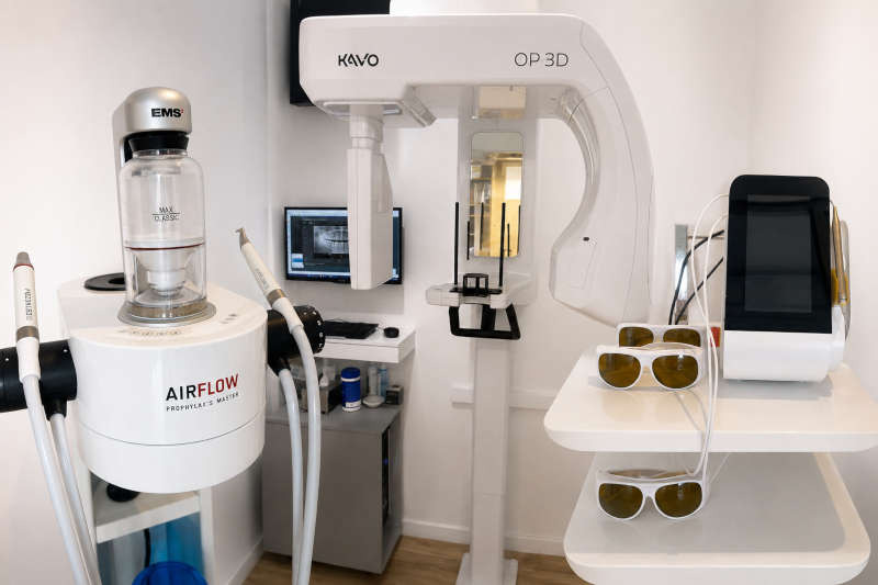 Équipements technologiques du Cabinet du Sourire : imagerie dentaire 3D, Airflow et laser